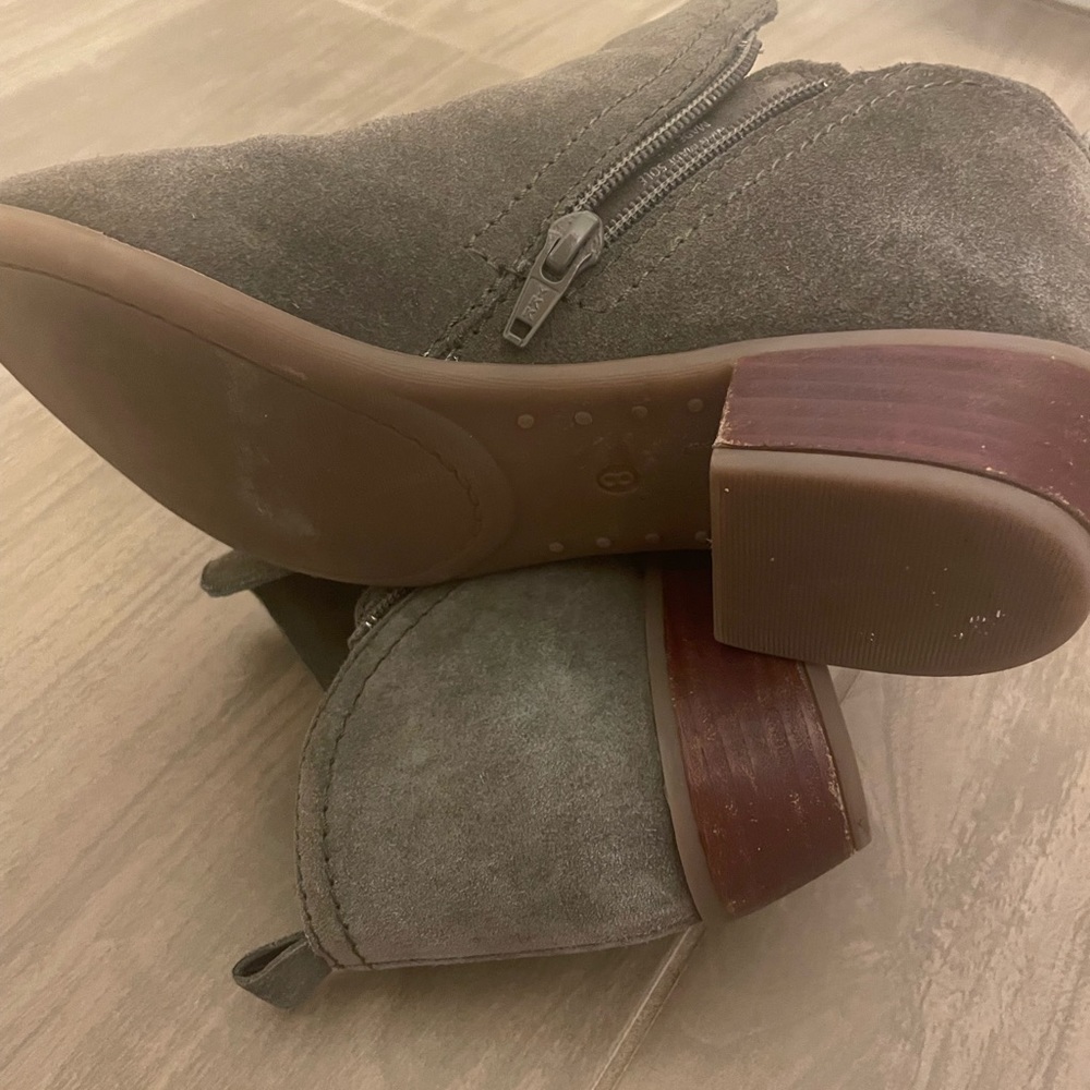 Grey booties. - Picture 4 of 4